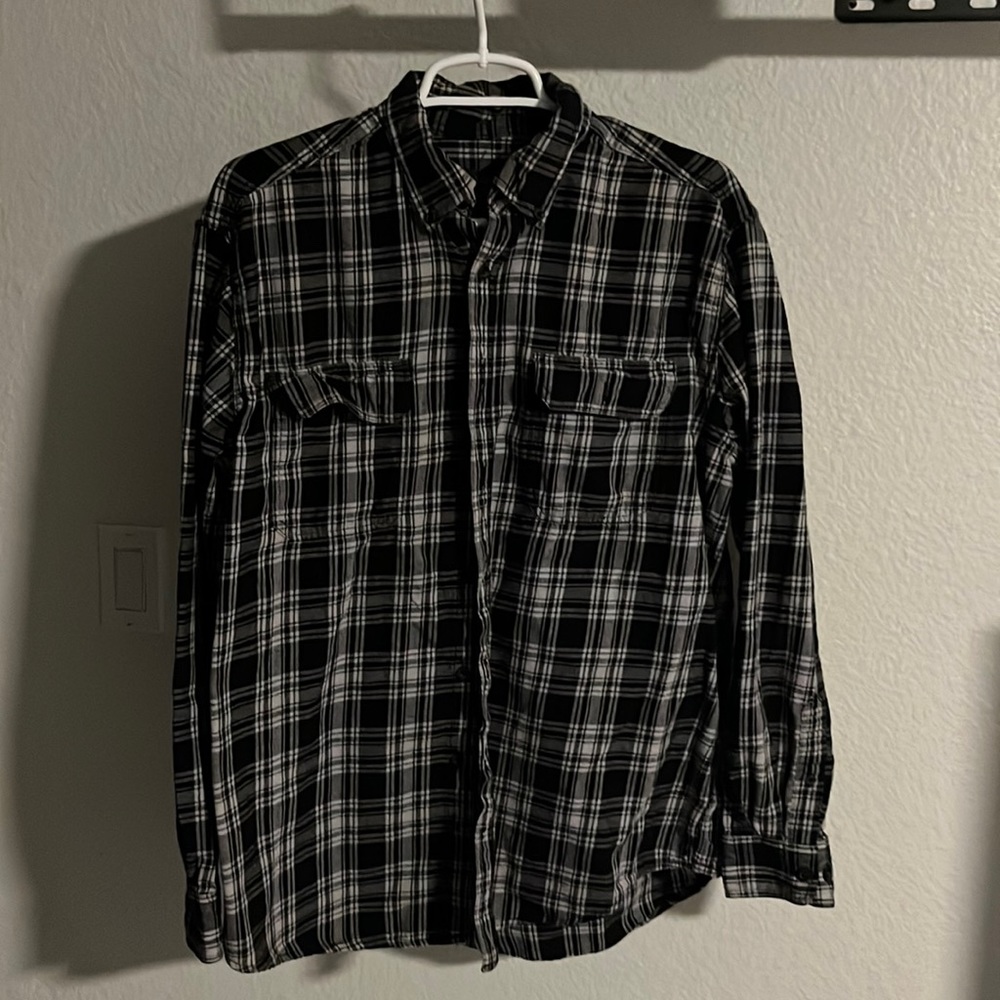 Mens flannel. Black/white/grey plaid. Large. Lightly worn. Faded Glory brand.